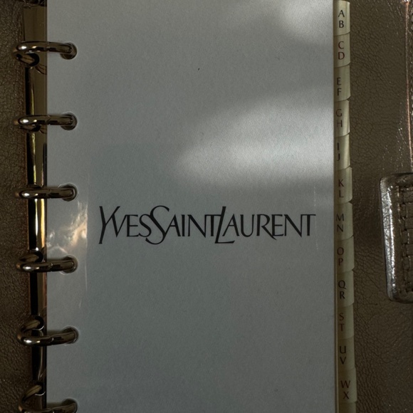 Yves Saint Laurent - Picture 2 of 5